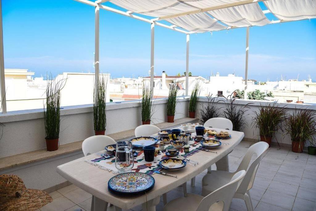 La Terrazza Di Alcino Apartamento Torre Canne Exterior foto